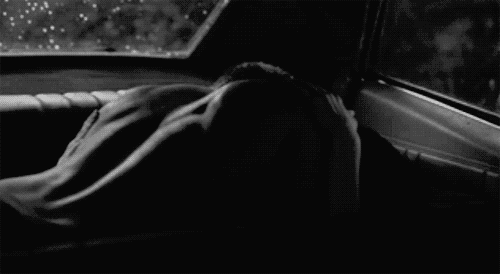  photo kissingincar1_zpsf6m0w5et.gif