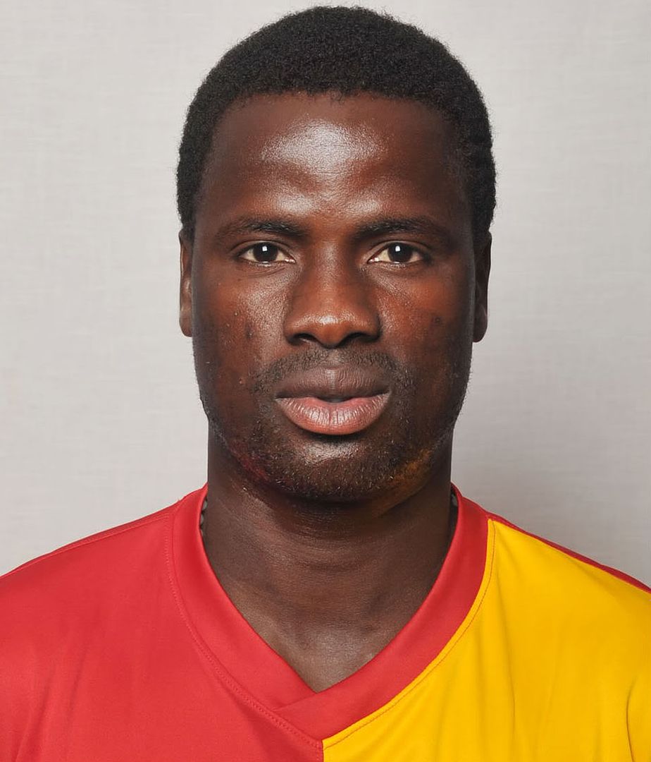 Eboue Thumbs Up