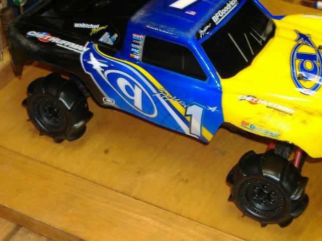 traxxas slash 1 16 paddle tires